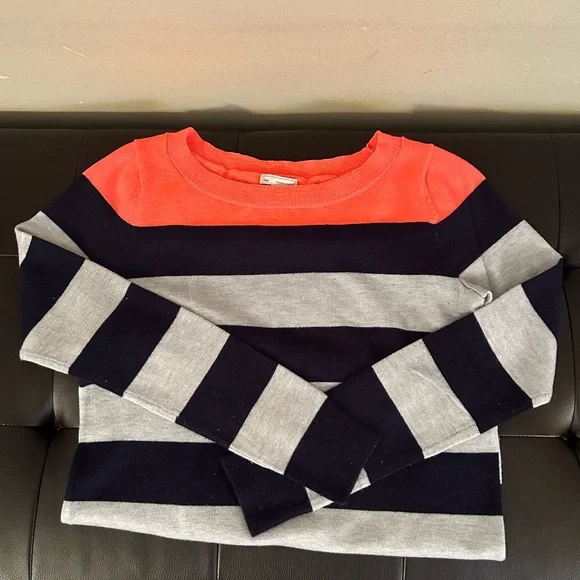 GAP Sweater - Picture 6 of 10